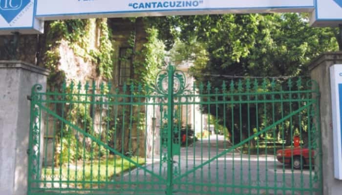 Nicolae Ciucă: Institutul Cantacuzino a primit lăzile de gheaţă carbonică cu care va putea asigura livrarea de vaccinuri către cele şase centre regionale